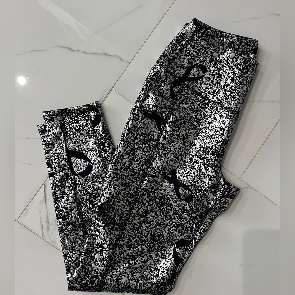 NWT Brand New Breast Cancer Awareness Black & Silver Workout Activewear Leggings